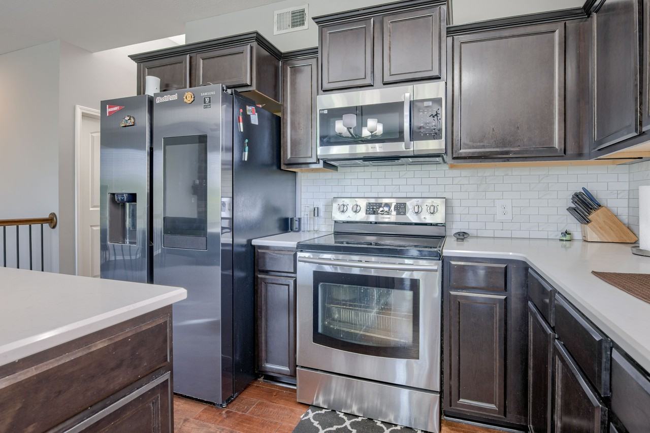 15523 Valleyview Dr #1 - Photo 4 of 25