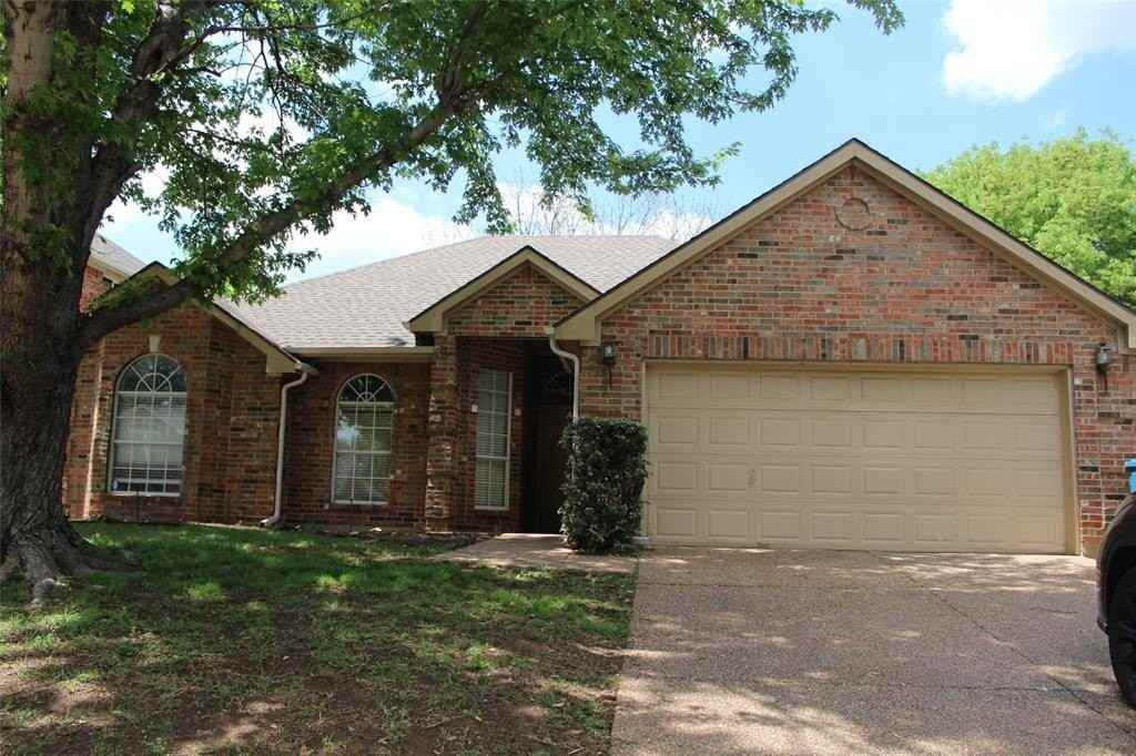 2305 Hickory Leaf Ln