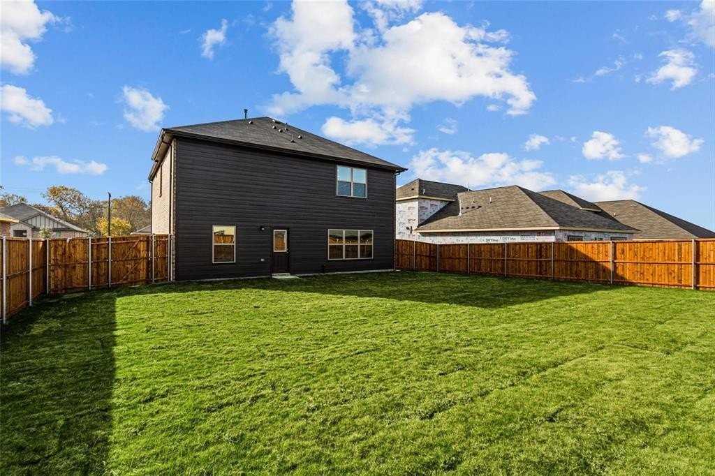 512 Meadow Run Dr - Photo 2 of 12