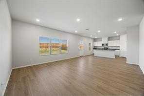 512 Meadow Run Dr - Photo 3 of 12