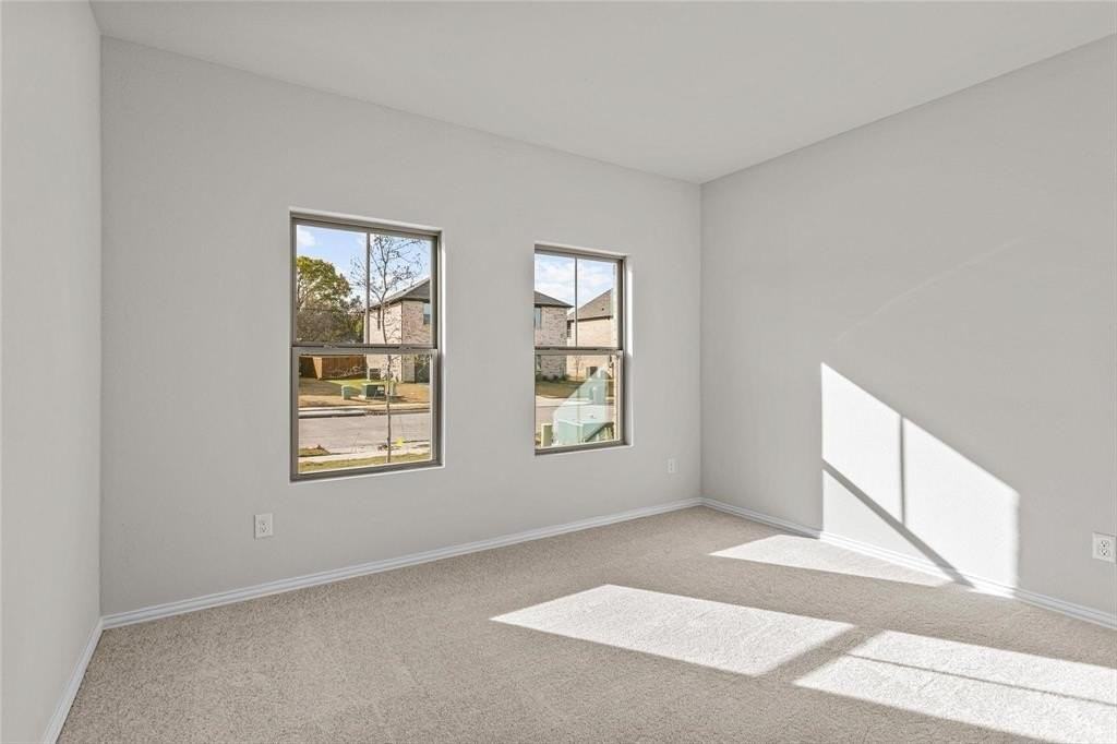 512 Meadow Run Dr - Photo 4 of 12