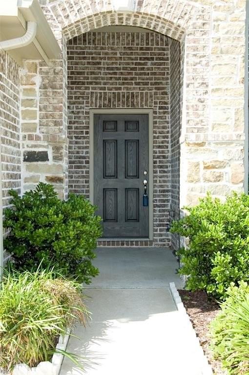 2108 Willow Creek Dr - Photo 2 of 22