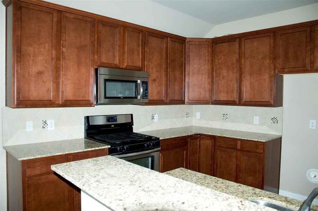 2108 Willow Creek Dr - Photo 7 of 22