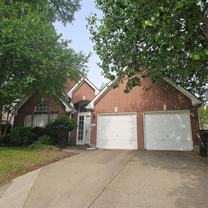 2817 Oleander Dr - Photo 1 of 1