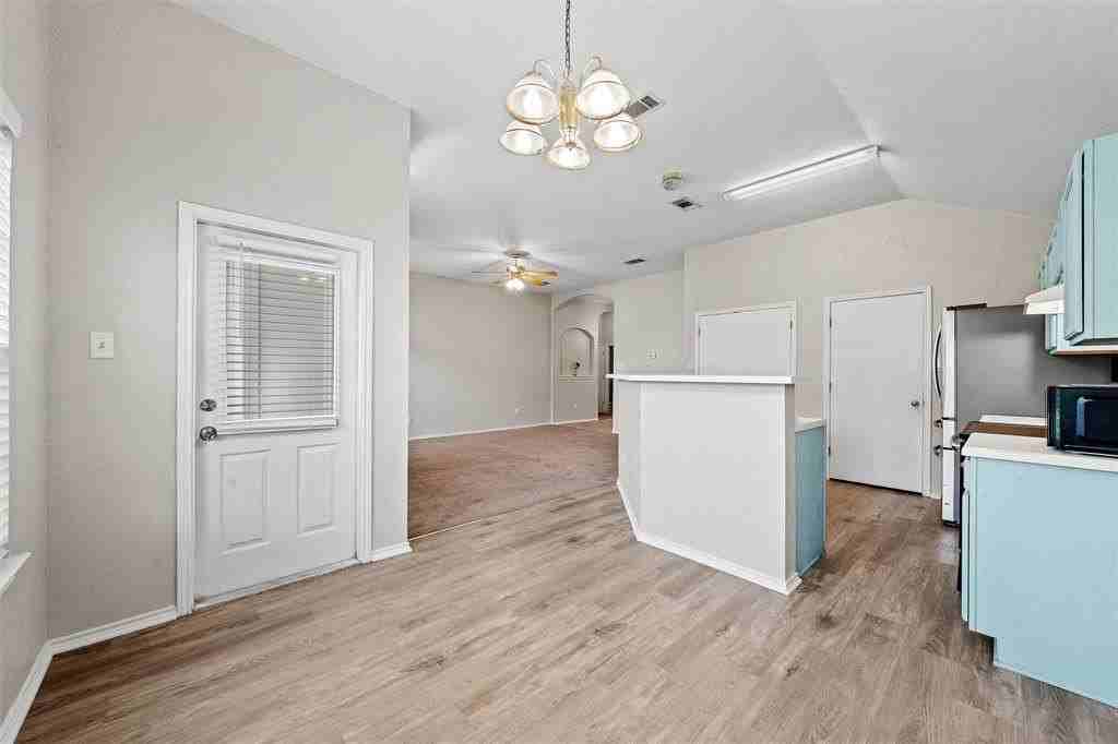 1722 Bent Oak Dr - Photo 7 of 17