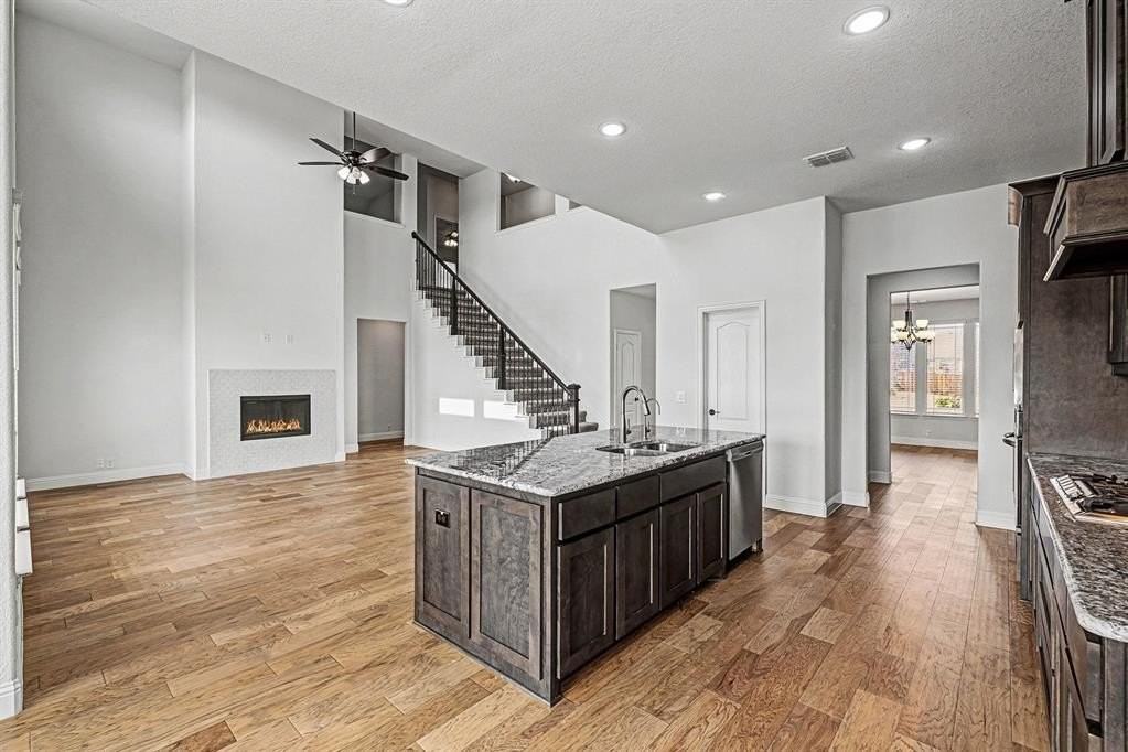 1080 Canuela Way - Photo 4 of 40