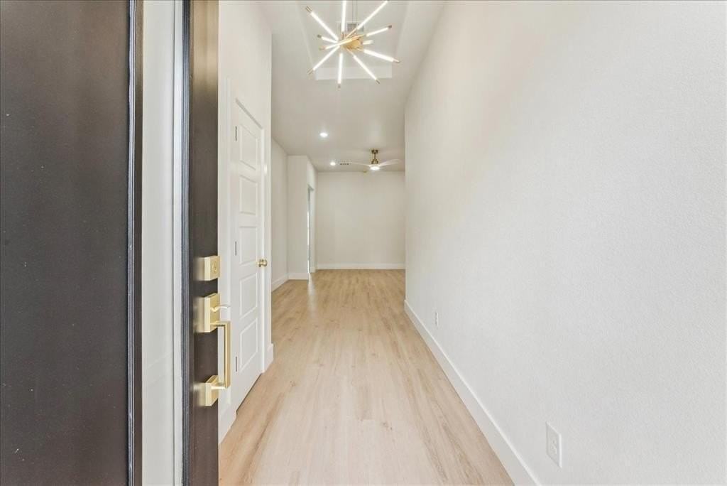 225 West Pl - Photo 2 of 22