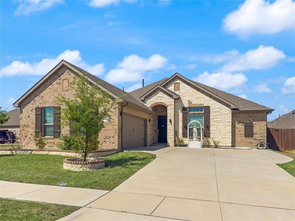 3722 Autumncrest St - Photo 2 of 39