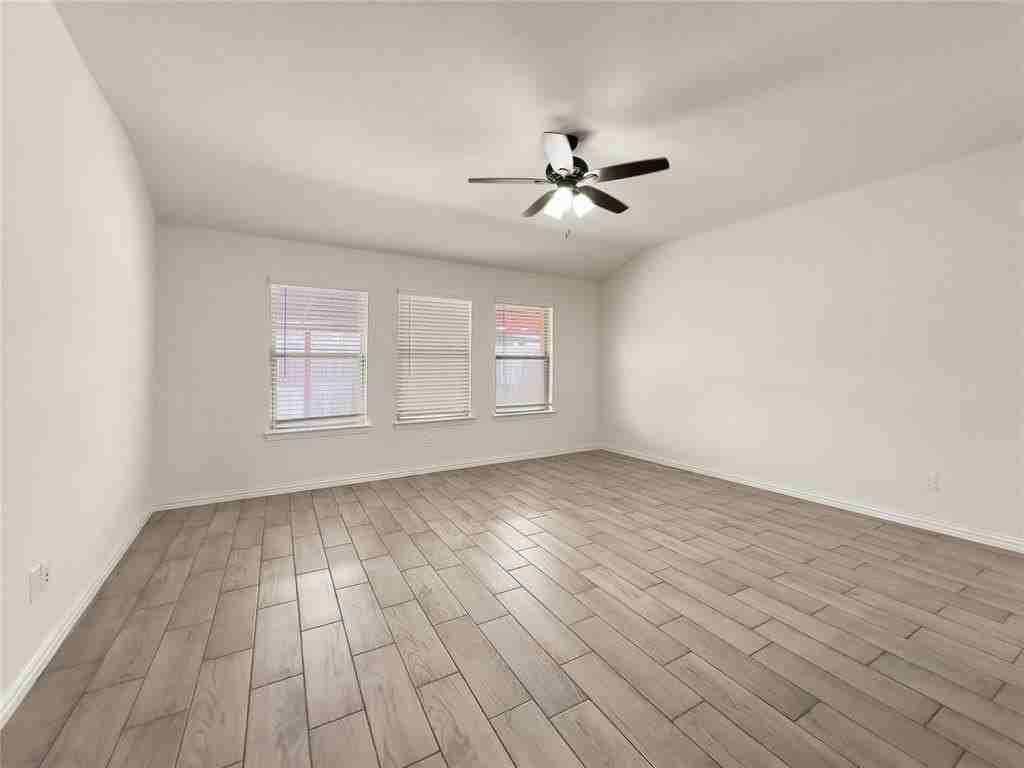 9106 Fieldview Ct - Photo 4 of 22