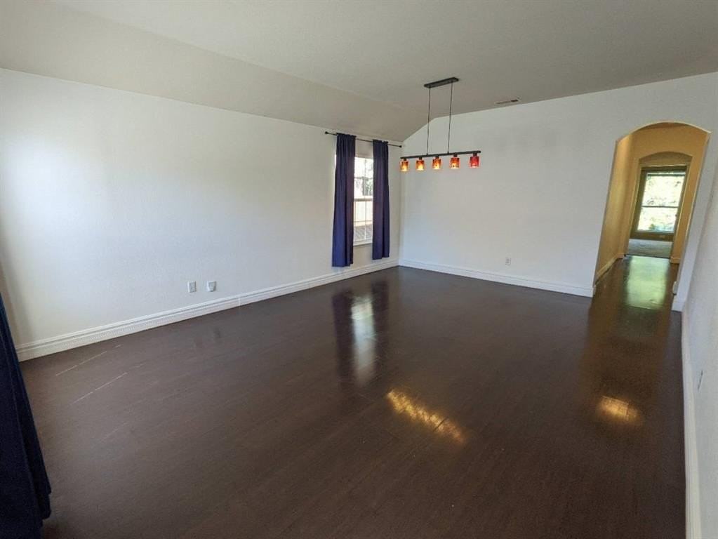 1321 Meadowbrook Dr - Photo 2 of 23