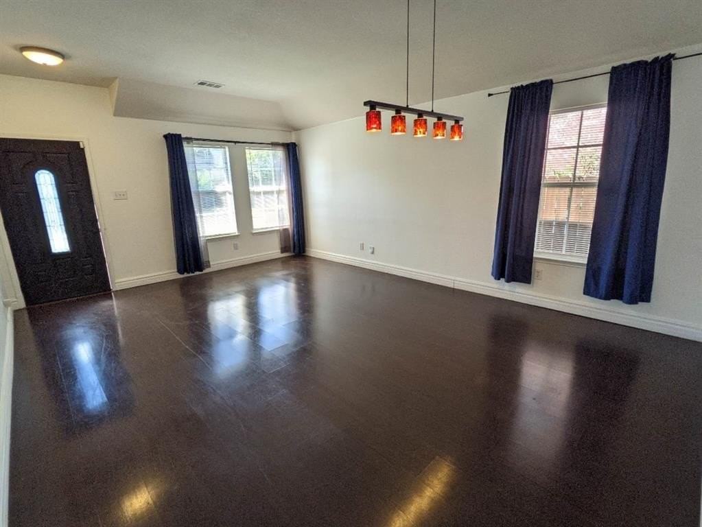 1321 Meadowbrook Dr - Photo 3 of 23