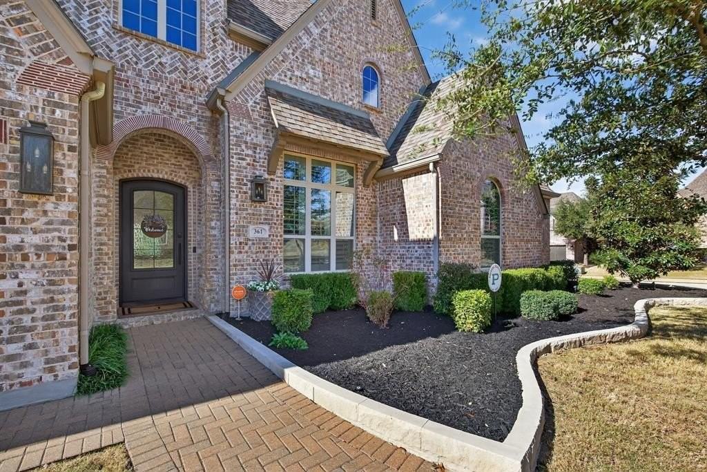 361 Frasier Ln - Photo 3 of 33
