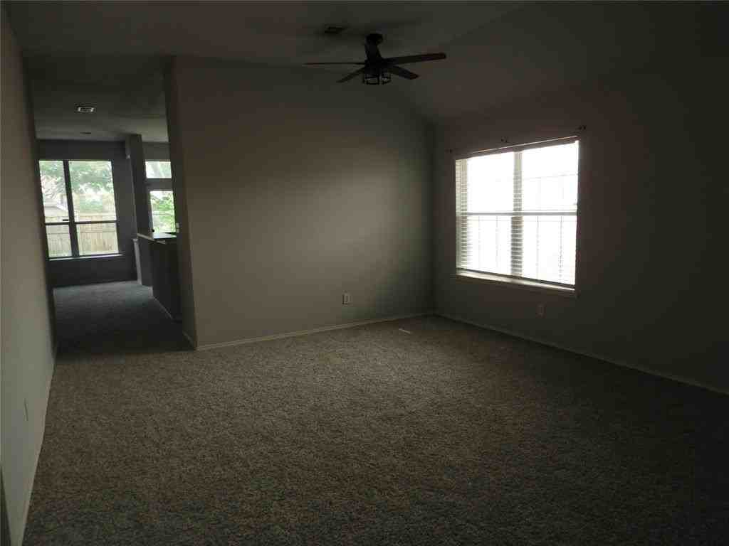 9132 Harrisburg Ln - Photo 4 of 13