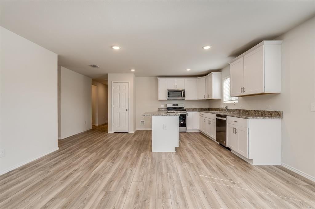 1201 Viscount St - Photo 5 of 25