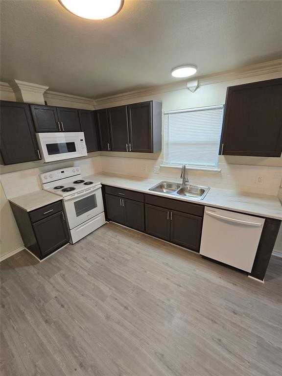 8112 Gibbs Dr - Photo 4 of 18