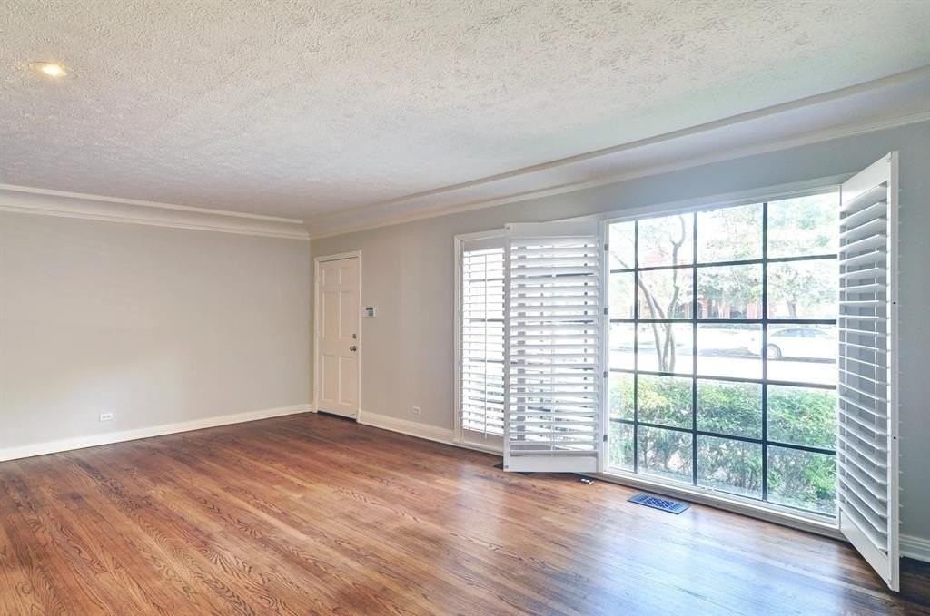 4417 Normandy Ave - Photo 4 of 19