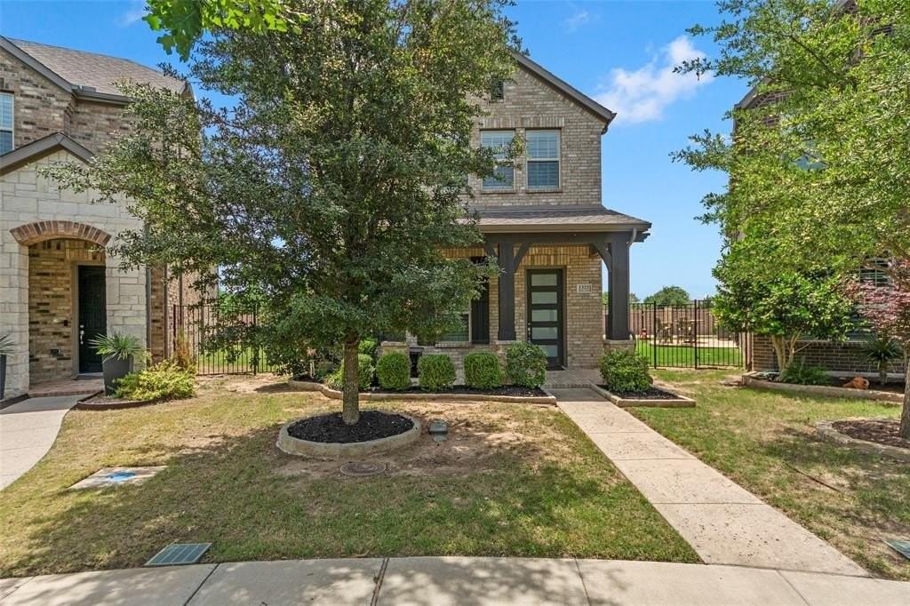1323 Bailey Ln