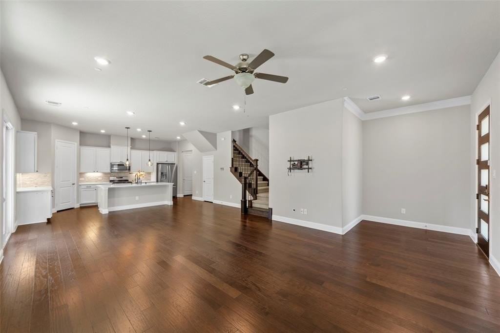 1323 Bailey Ln - Photo 6 of 33