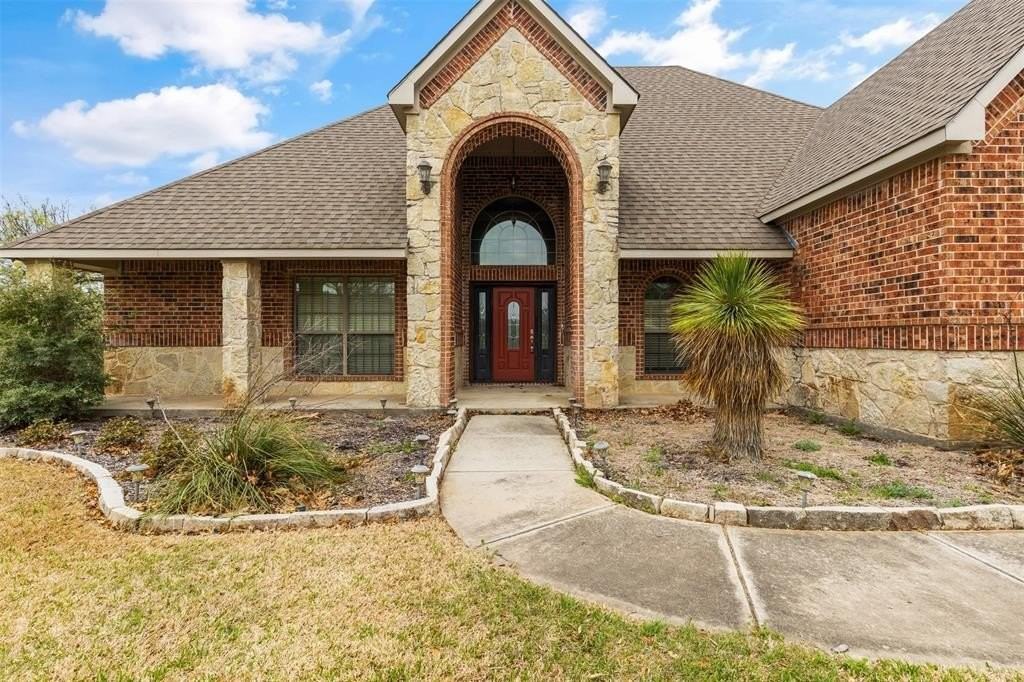 389 Scenic View Dr - Photo 2 of 40