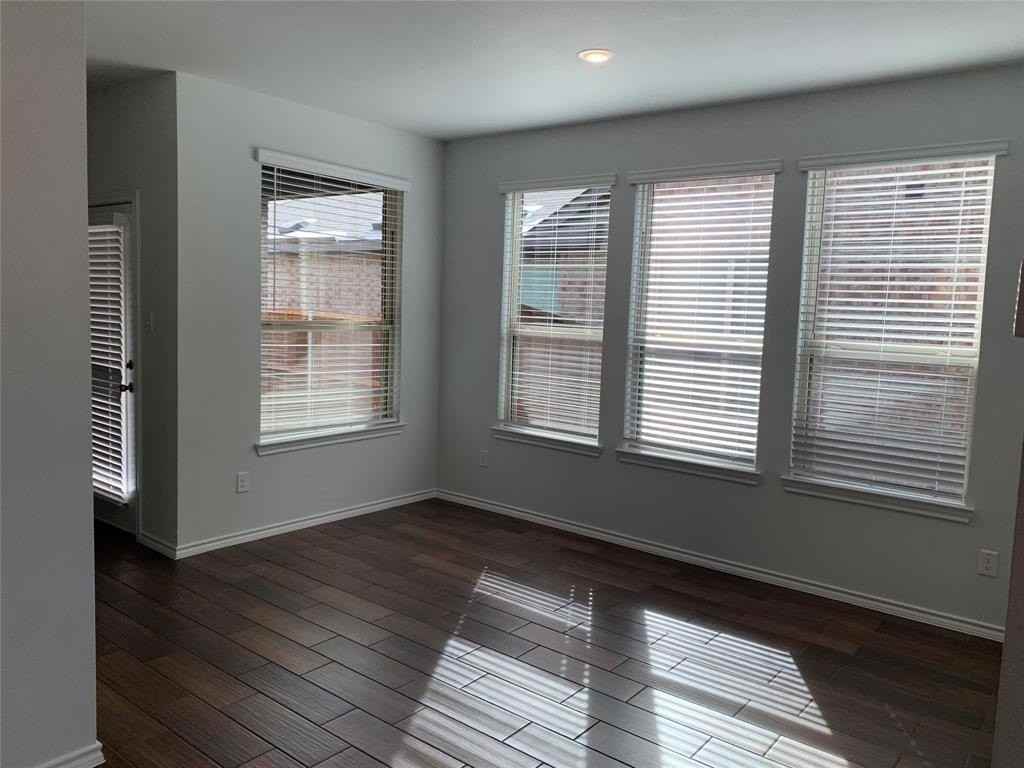 1708 Wayne Ln - Photo 3 of 30