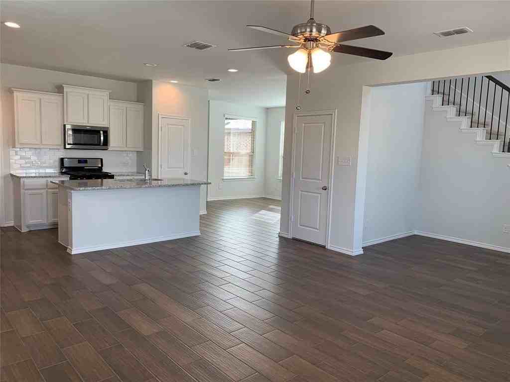 1708 Wayne Ln - Photo 4 of 30