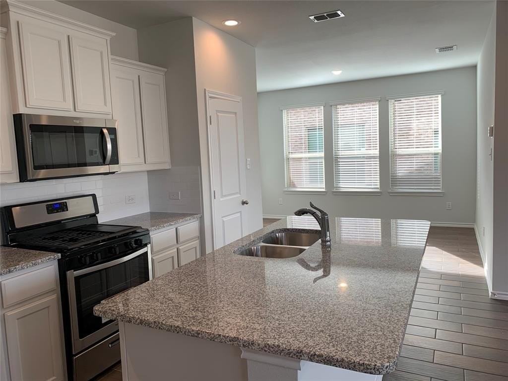 1708 Wayne Ln - Photo 6 of 30