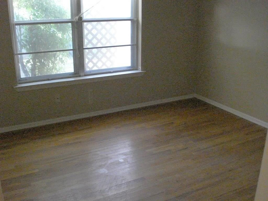 1704 Cordell St - Photo 4 of 9
