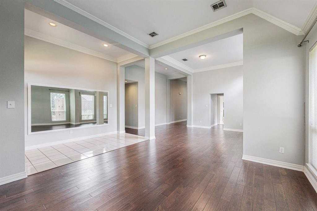 6736 Magnum Dr - Photo 7 of 38