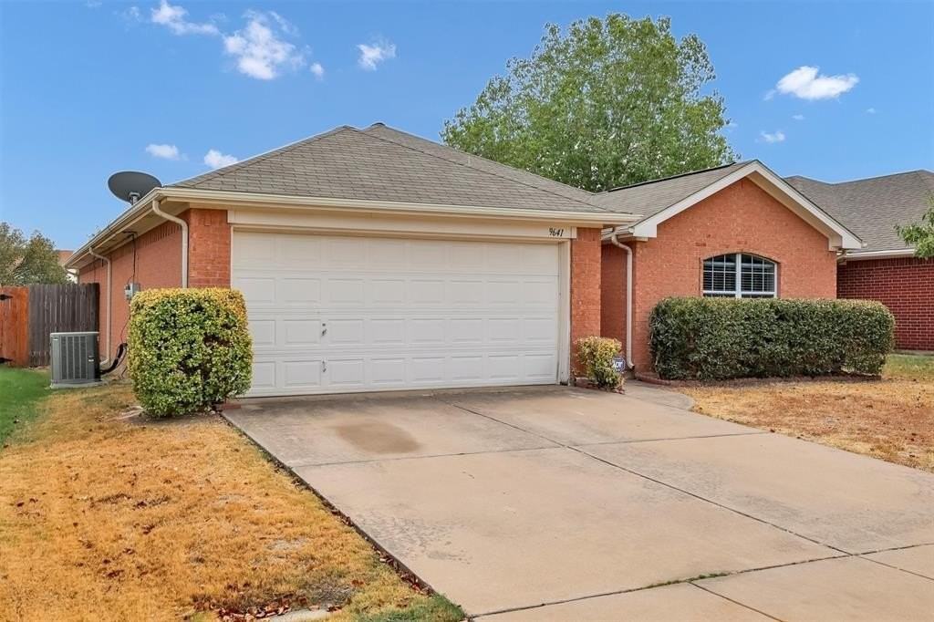 9641 Olivia Dr - Photo 3 of 29