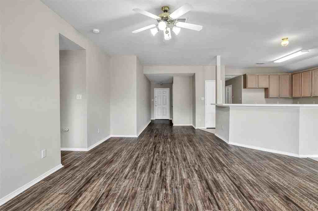 9641 Olivia Dr - Photo 4 of 29