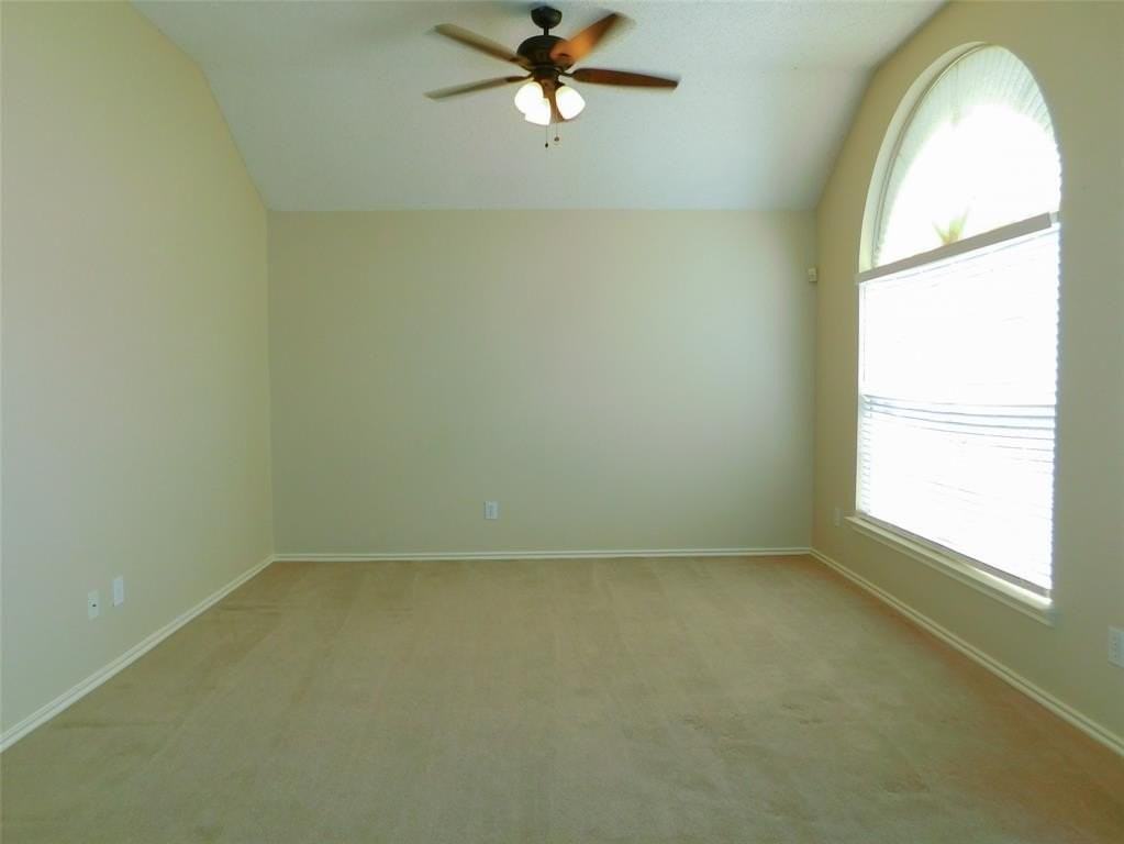 8313 Montecito Dr - Photo 5 of 27