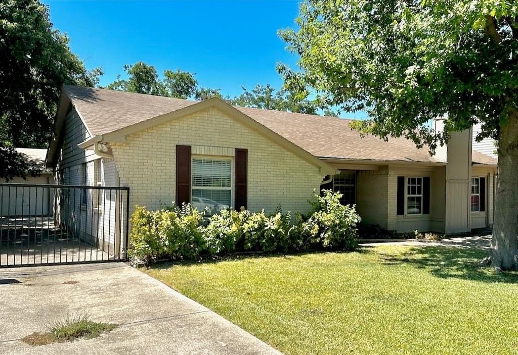3332 Brockway Dr - Photo 2 of 18