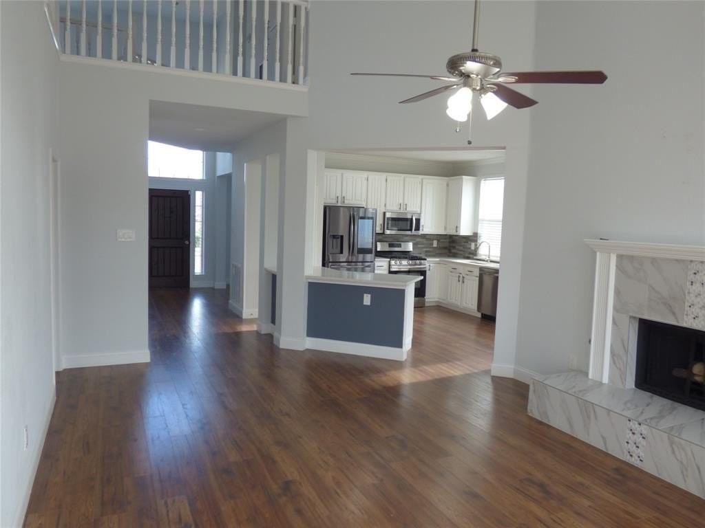 3905 Valez Dr - Photo 5 of 33