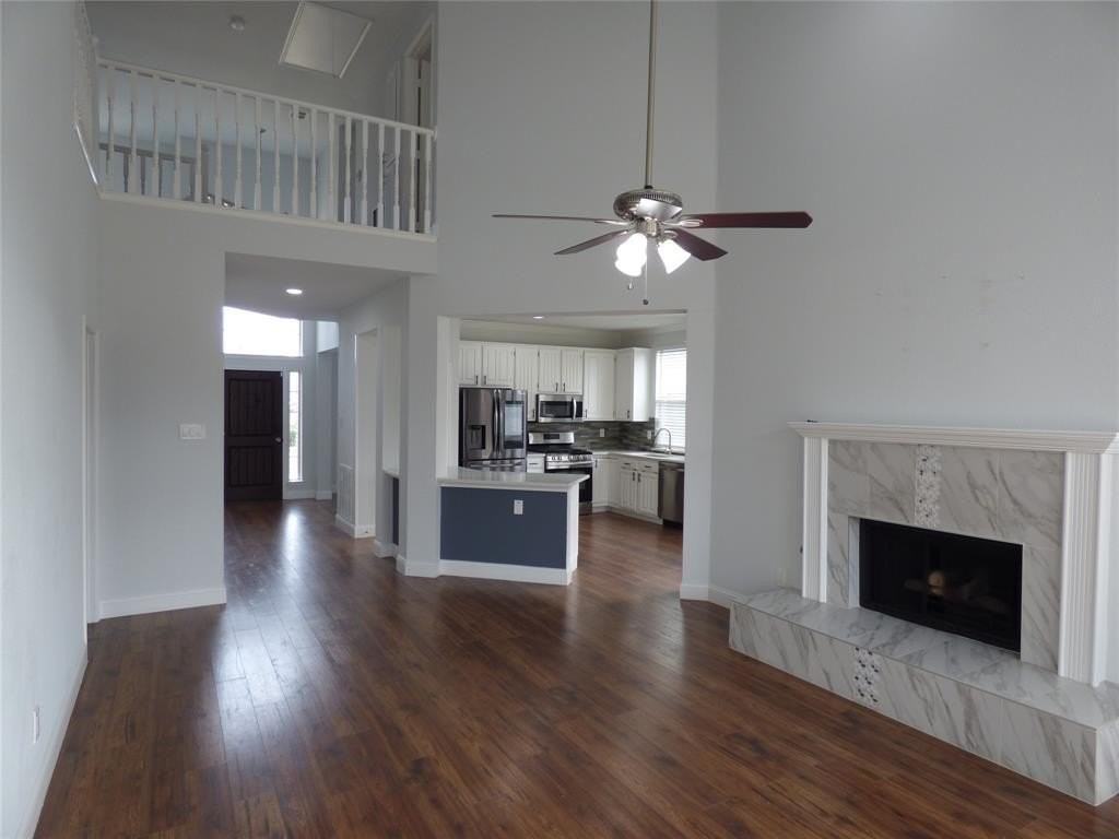 3905 Valez Dr - Photo 6 of 33