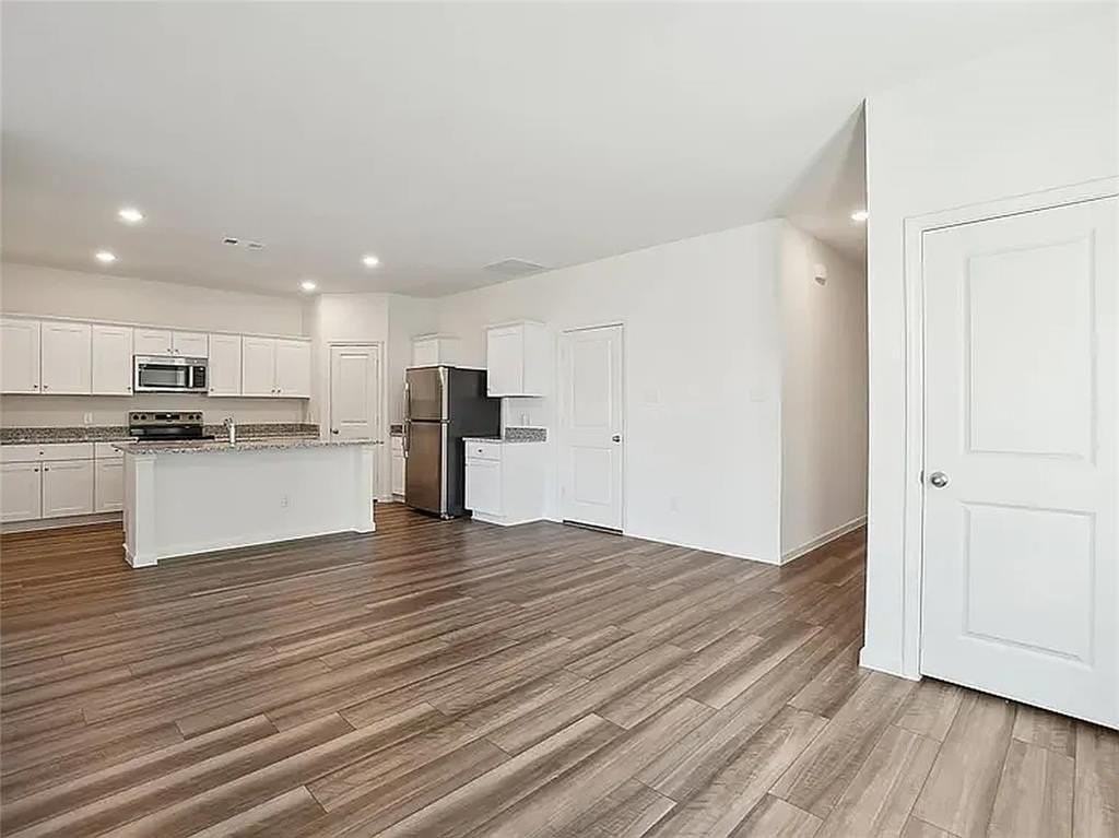 604 Cherry Creek Ln - Photo 3 of 17