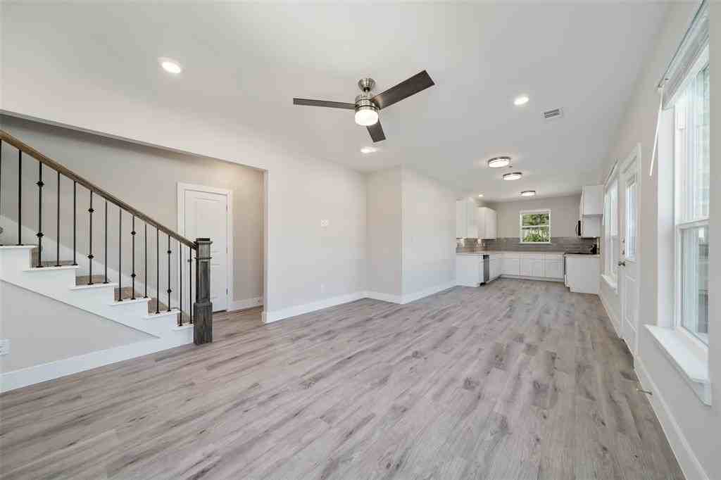 6506 Park Place Dr - Photo 4 of 20