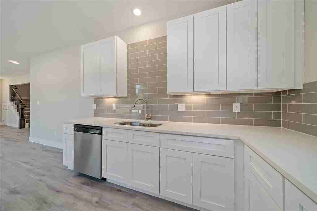 6506 Park Place Dr - Photo 7 of 20
