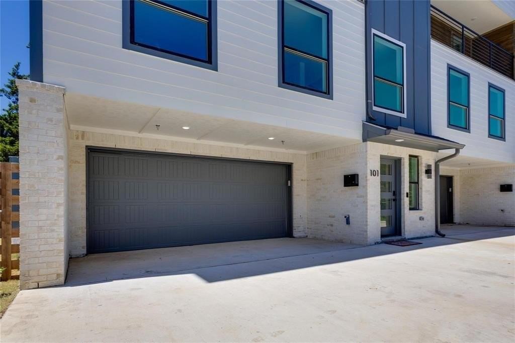 2011 Kirby St #105 - Photo 2 of 32