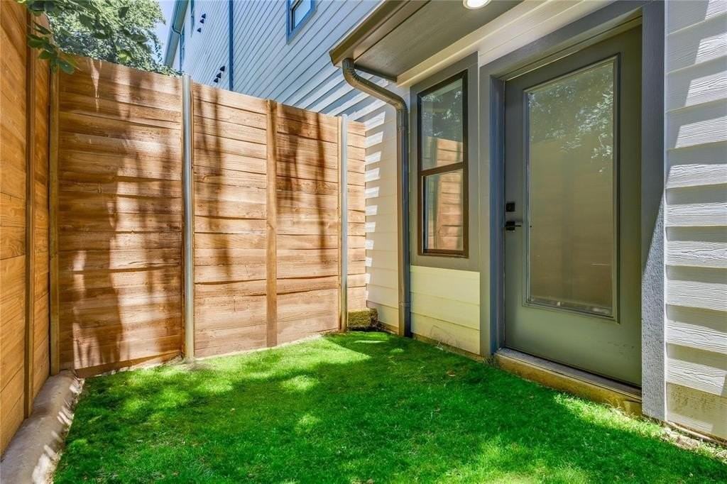 2011 Kirby St #105 - Photo 3 of 32