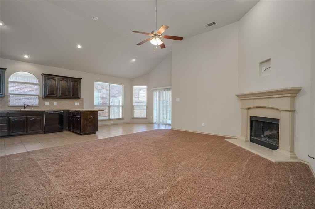 1437 Castlegar Ln - Photo 5 of 26
