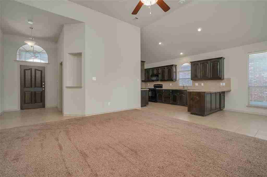 1437 Castlegar Ln - Photo 6 of 26