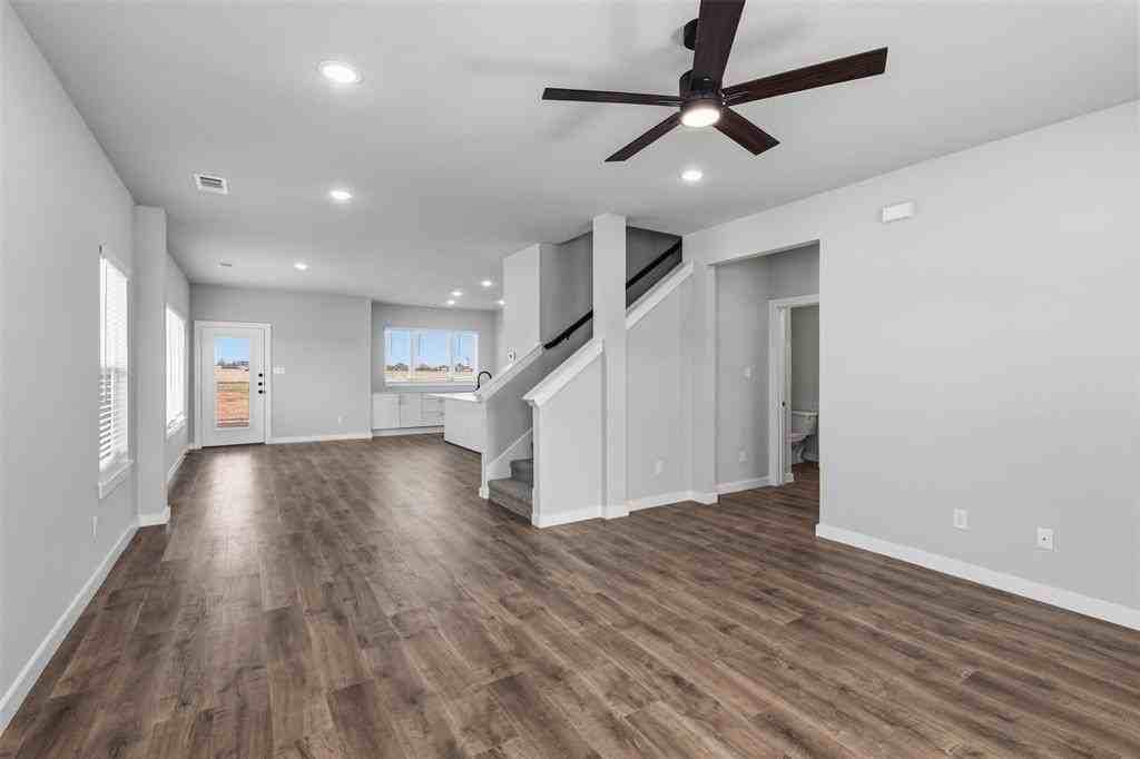 4018 Lecroy Ct - Photo 6 of 36