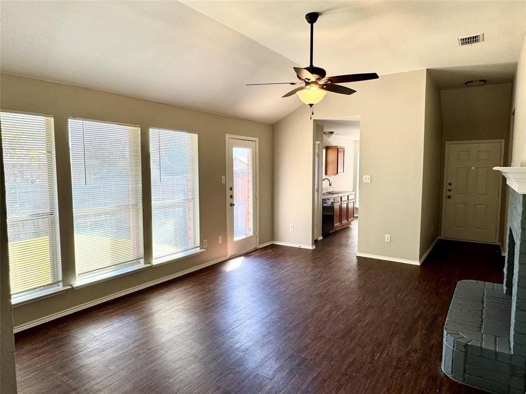 225 Amherst Dr - Photo 5 of 16