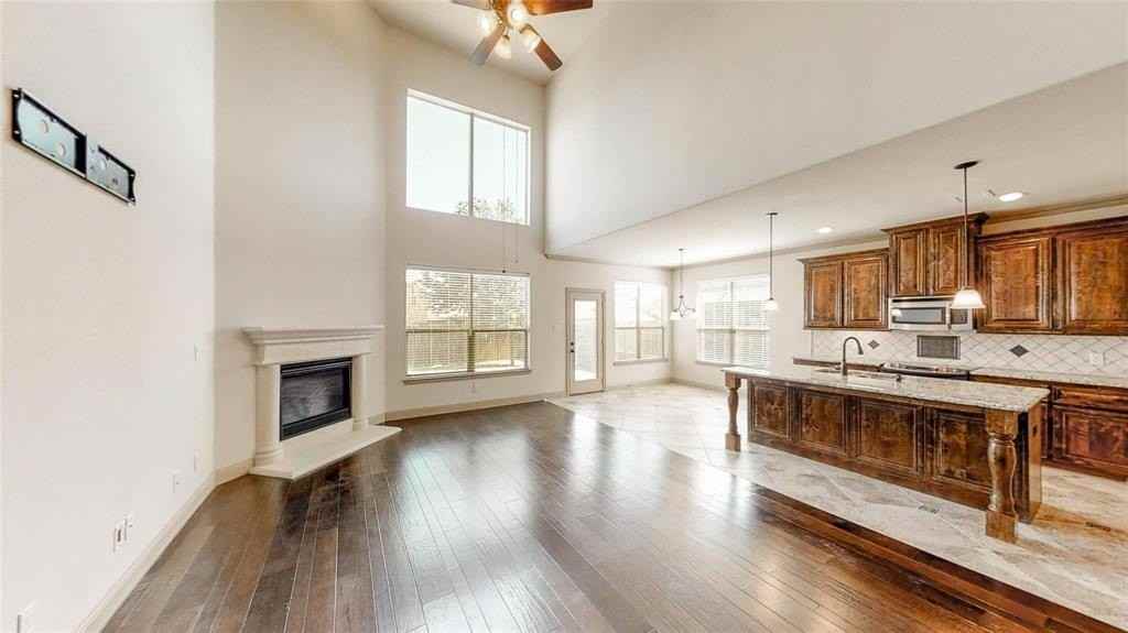 941 Lake Meadow Ln - Photo 5 of 27