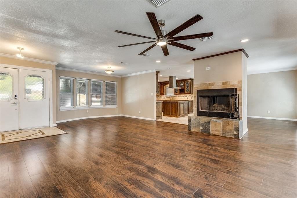 8725 Hidden Hill Dr - Photo 4 of 25