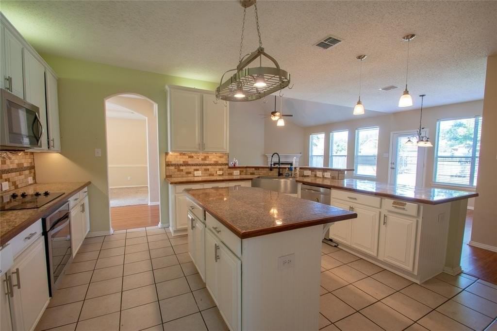 1309 Rosebrook Dr - Photo 5 of 21