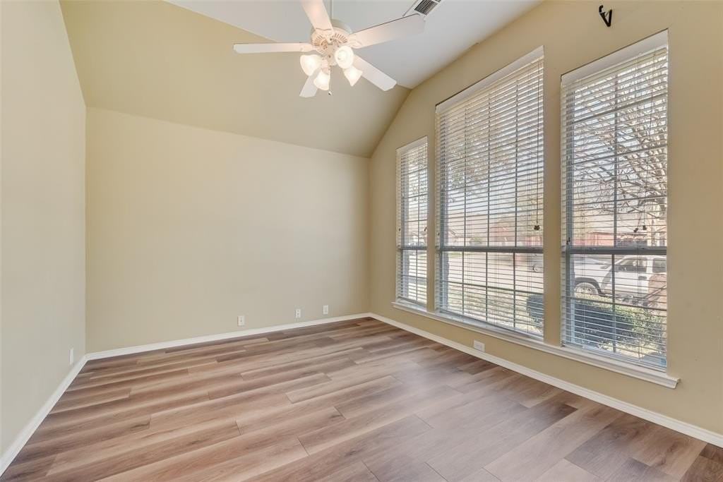 2600 Spring Dr - Photo 4 of 26