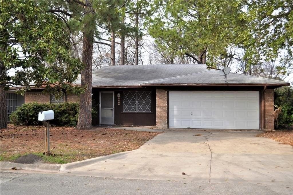 2717 Foxcroft Cir
