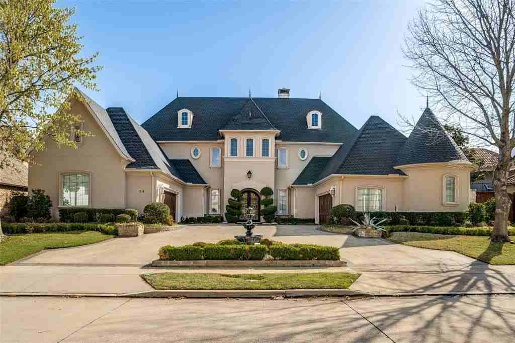 1634 Torrey Pines Ln