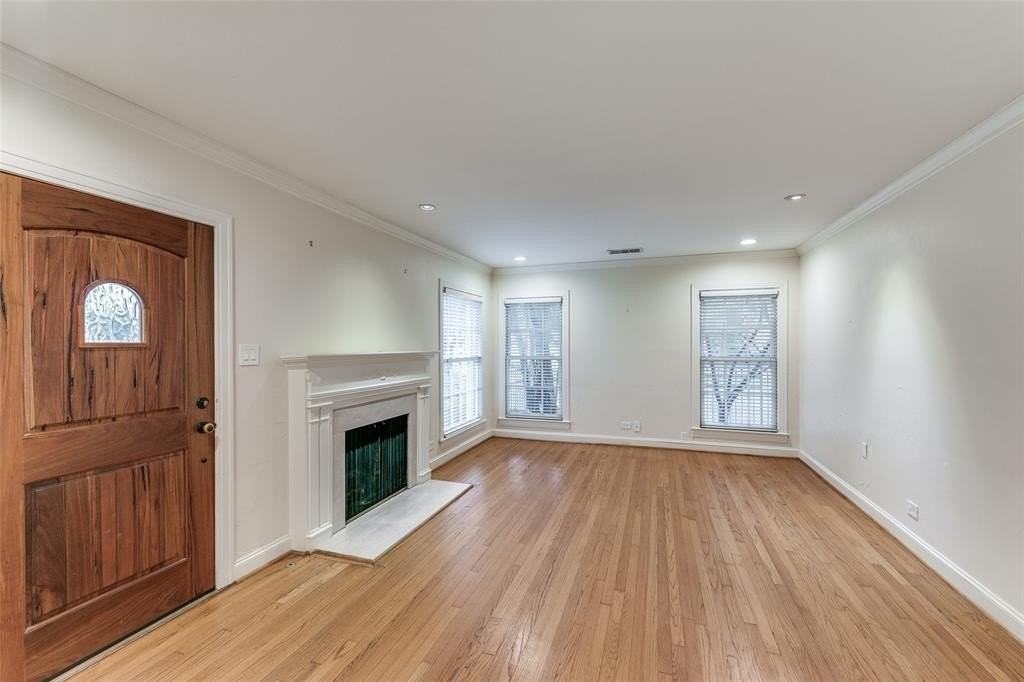 2901 Amherst Ave - Photo 2 of 15